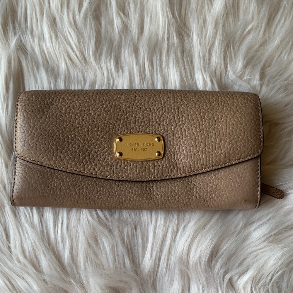 Michael Kors Jet Set Slim Flap Leather Wallet